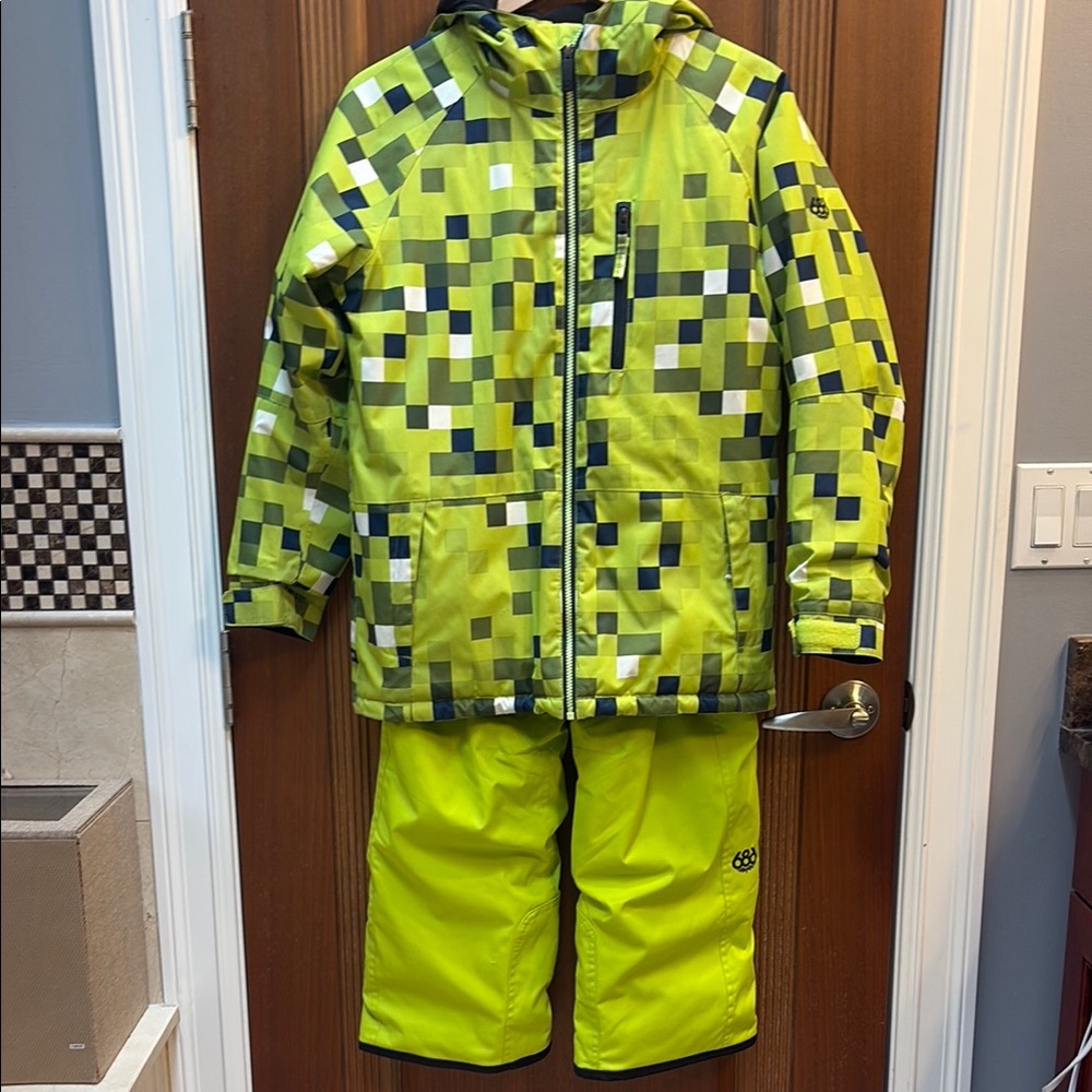 Boys 686 Lime Pixelated Snow Jacket and Pants. XL size 16